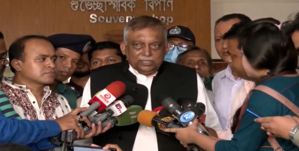 বাবুল আক্তার ‘অত্যন্ত চতুর মানুষ’।