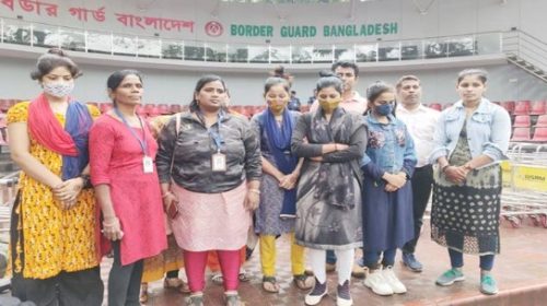 কারাভোগ শেষে দেশে ফিরল পাচার হওয়া ৭ তরুণী