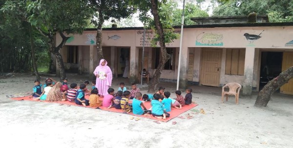 স্কুল দখল করেছেন যুবলীগ সভাপতি