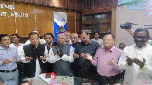 আ.লীগ প্রার্থীর জয় চেয়ে রিটার্নিং কর্মকর্তার মোনাজাত