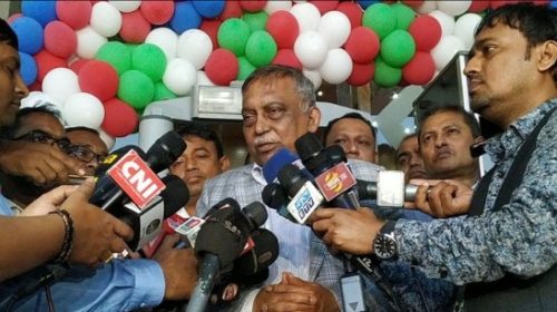 অভ্যন্তরীণ বিভিন্ন সমস্যার কারণে মিয়ানমার যুদ্ধে জড়িয়েছে।