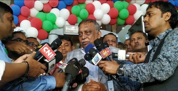 অভ্যন্তরীণ বিভিন্ন সমস্যার কারণে মিয়ানমার যুদ্ধে জড়িয়েছে।