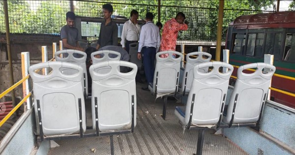 নারী ফুটবলারদের জন্য প্রস্তুত হচ্ছে ছাদখোলা বাস