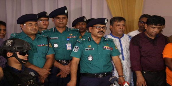 পূজা মন্ডপে সাম্প্রদায়িক সহিংসতার চেষ্টা করলে কঠোর ব্যবস্থা : সিএমপি কমিশনার