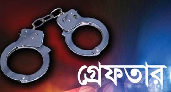 ঢাবির ছাত্রী অপহরণ ও ছিনতাইয়ের ঘটনায় বিদেশি পিস্তলসহ গ্রেফতার চারজন