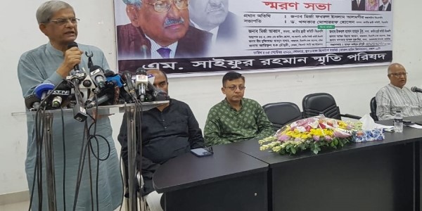 প্রধানমন্ত্রী ভারত থেকে কিছুই আনতে পারেন না শুধু দিয়ে আসেন :মির্জা ফখরুল