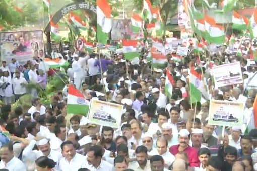 কন্যাকুমারীতে ‘ভারত জোড়ো যাত্রা’ কর্মসূচির উদ্বোধন, কং‌গ্রে‌সের ৩৫'শ কিঃ‌মিঃ পদযাত্রা শুরু