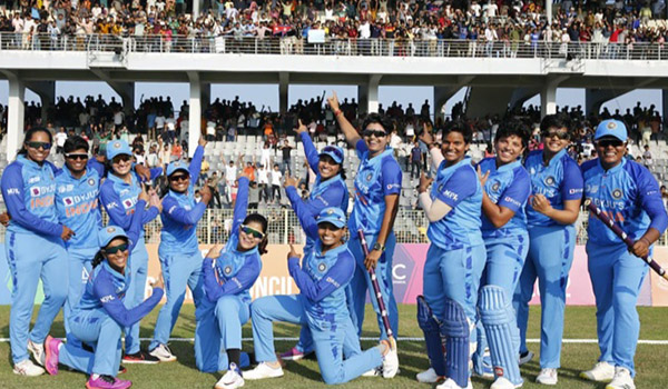 নারী এশিয়া কাপ শ্রীলঙ্কাকে হারিয়ে চ্যাম্পিয়ন ভারত
