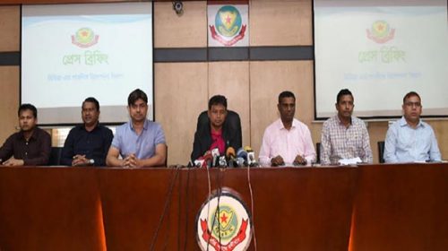 সরকারকে বেকায়দায় ফেলতে এই হামলা : হারুন