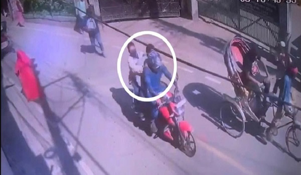 জঙ্গি ছিনতাই ঘটনায় এক আসামির আত্মসমর্পণ