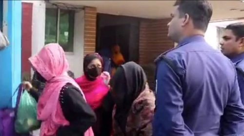 আবাসিক হোটেল থেকে ৩৩ নারী-পুরুষ হাতেনাতে ধরা
