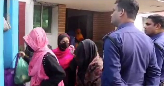 আবাসিক হোটেল থেকে ৩৩ নারী-পুরুষ হাতেনাতে ধরা