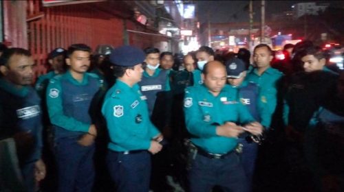 রাজধানীর বিভিন্ন স্থানে চলছে পুলিশের ব্লক রেইড