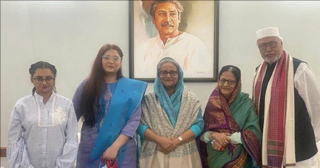প্রধানমন্ত্রীর সঙ্গে সপরিবারে কাদের সিদ্দিকীর সাক্ষাৎ