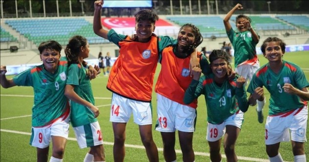 গ্রুপ চ্যাম্পিয়ন বাংলাদেশ