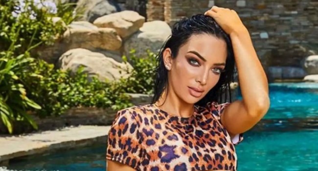 বাংলাদেশি তরুণী