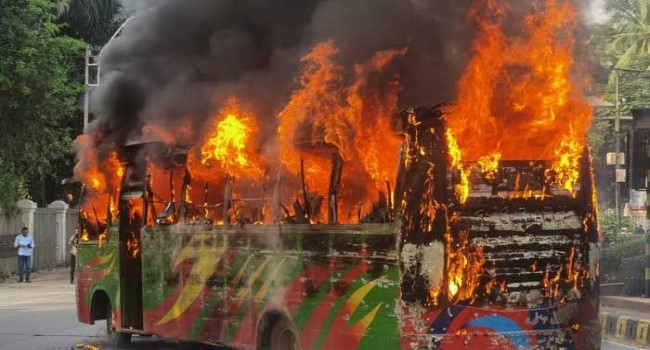 এক দিনে ১৯ গাড়িতে আগুন