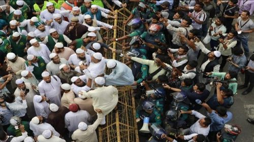 পুলিশি বাধা