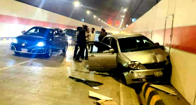 বঙ্গবন্ধু টানেলে বাস-প্রাইভেটকার সংঘর্ষ