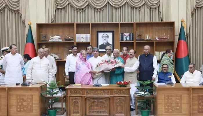 ১৪ দলের